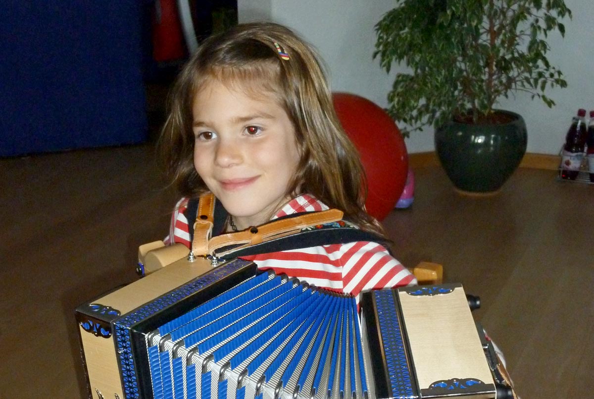Selina bekommt ihre eigene neue Steirische